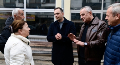 Bornova’da Merkez Pazaryeri’nde trafik sorunu çözülüyor 