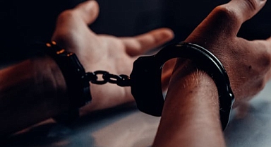 Buca'da duran tıra çarpan servis şoförü tutuklandı!