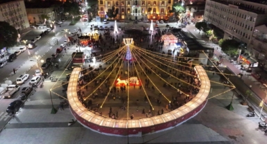 Büyükşehir, Manisa’yı yeni yıla hazırladı, caddeleri ışıl ışıl oldu