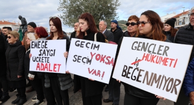 CHP Foça Gençlik Kolları'ndan asgari ücret protestosu: Geçim yoksa seçim var