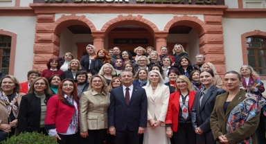 CHP’li kadınlardan Başkan Sengel’e destek: “Her birimizin gücü, her birimize armağan olsun”