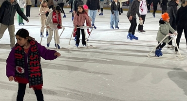 Çiğli'de Gençlere Sporla Yeni Bir Deneyim: Buz Pateni Eğitimi