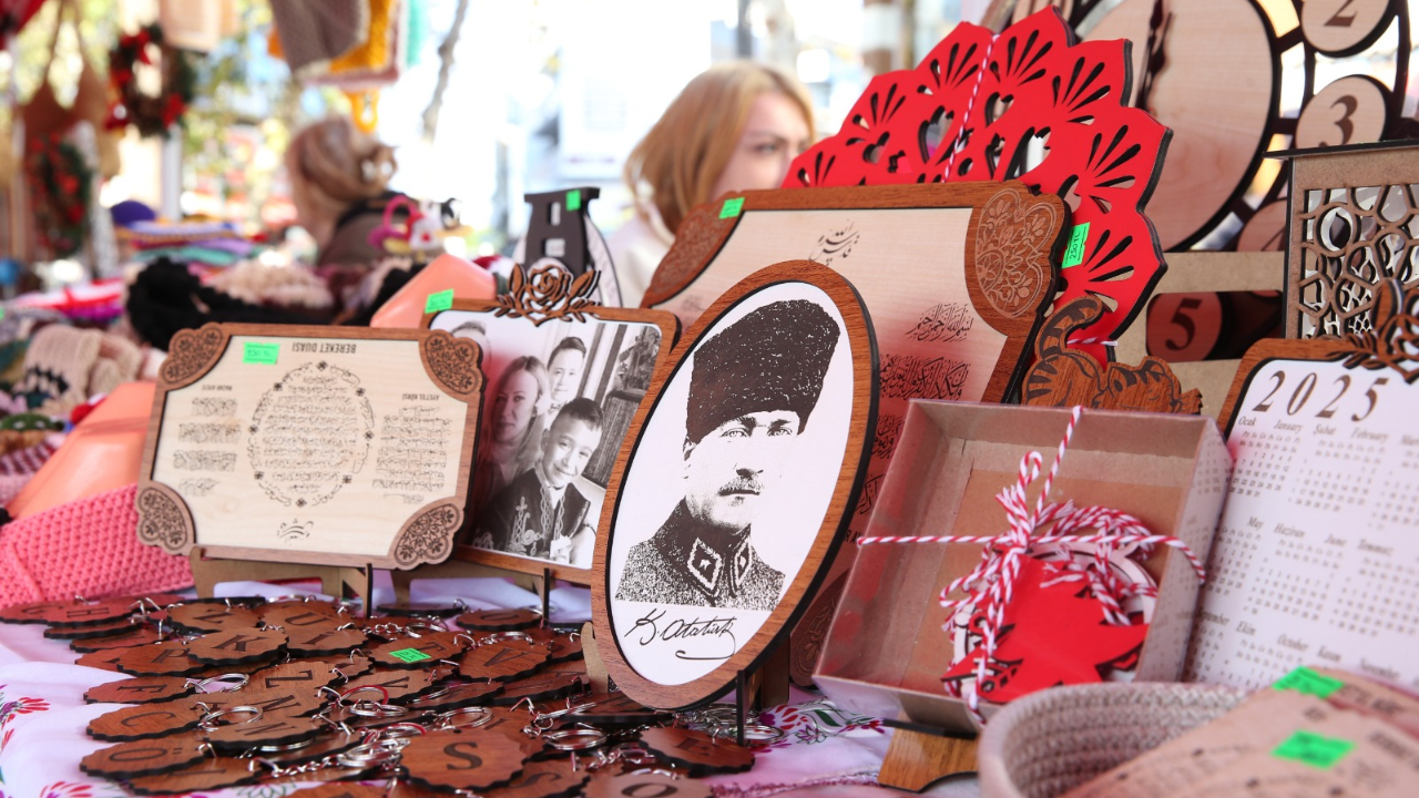 Çiğli’de Yeni Yıl Kermesine Büyük İlgi