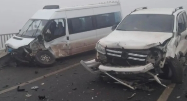 Diyarbakır'da sis nedeniyle üç ayrı kaza meydana geldi: 21 kişi yaralandı!