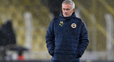 Fenerbahçe Teknik Direktörü Mourinho, ameliyat oldu