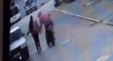 İzmir'de sokak ortasında taciz: Sapık gözlatına alındı