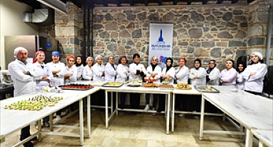 İzmirli kadınlar yaşamın her alanında öncü