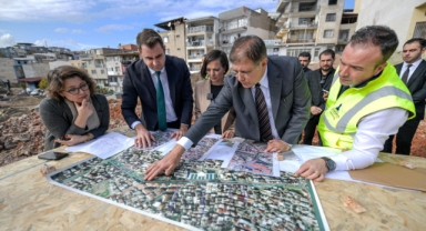 Karabağlar trafiği nefes alacak: Dostluk Bulvarı’nda bağlantı yolu çalışmaları başladı