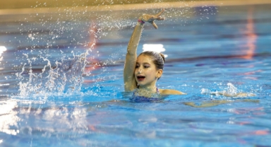 Karşıyaka Belediyesi Artistik Yüzme Takımı gurur kaynağı oldu