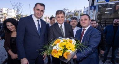 Kooperatif ve oda temsilcilerinden Başkan Tugay’a hizmet teşekkürü