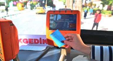 Manisalılardan Anne Kart’a yoğun ilgi!