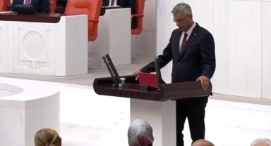 Memişoğlu'nun konuşması sırasında, muhalefet sıralarından 