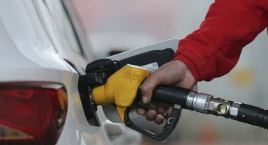 Önce indirim, sonra zam: Benzinde yine fiyat değişti! 