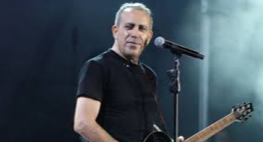 Şarkıcı Haluk Levent hastaneye kaldırıldı