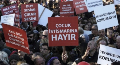 Sınıfta cinsel taciz iddiası: Uzaklaştırma alan öğretmen tutuklandı! 