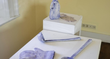 Toplumsal cinsiyet rollerini eleştiren “Bana Masal Anlatma” sergisi Konak’ta