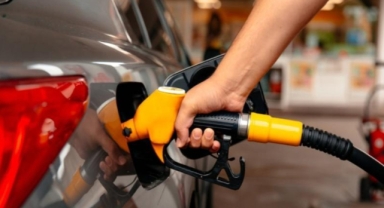 Akaryakıt fiyatlarındaki dalgalanma sürüyor: Benzin, LPG ve motorin fiyatları ne kadar oldu?