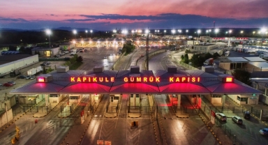 Beline sardığı 5 bin 148 ilaçla gümrükte yakalandı