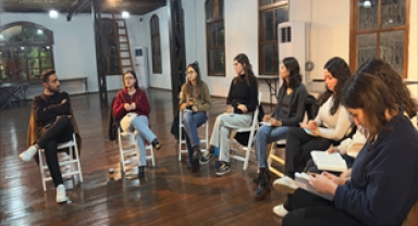 Genç İzmir Kitap Kulübü kapılarını açtı