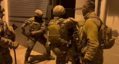 İzmir'de 26 adrese baskın yapıldı: Çok sayıda silah ve mühimmat ele geçirildi!