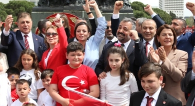 İzmir'in CHP'li başkanlarının ilk karnesi genel merkezden