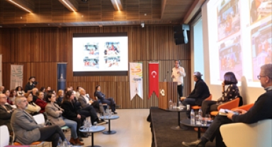 “Nasıl bir İzmir” serisi “Tasarım Kenti ve Kentin Tasarımı” paneli ile devam etti