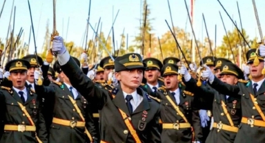 TSK'den ihraçları talep edilen teğmenlerin savunmaları sona erdi