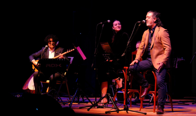 Yüzyılın türküleri İzmirlileri büyüledi