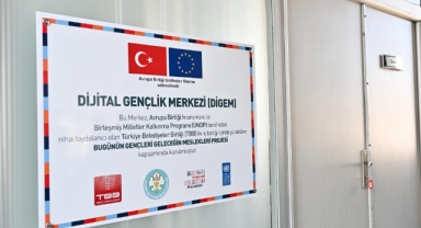 Başkan Zeyrek müjdeledi: Dijital Gençlik Merkezleri hayata geçiriliyor