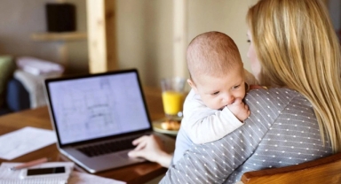 Çalışan annelere 510 euro bakıcı desteği