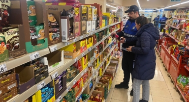 Efes Selçuk'ta zincir marketlere zabıta yönetimi