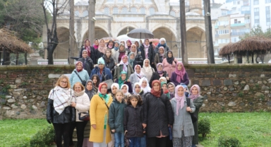Manisa Büyükşehir’den yüzlerce kadına kültürel gezi