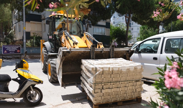 Balçova’da park yenileme ve çevre düzenleme mesaisi