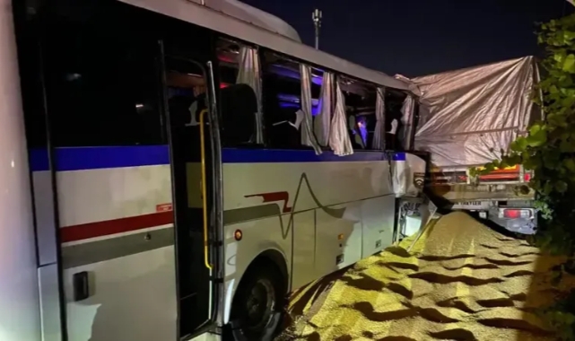 Manisa'da feci kaza: 5'i ağır, 20 yaralı!