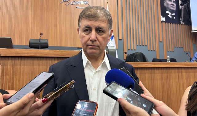 Başkan Tugay'dan 'Çerçioğlu' çıkışı: İnsanın ailesini değiştirmesi gibi bir şey!