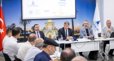 Başkan Tugay'dan 'modern tarım' çağrısı: Yeni şartlara göre tarım yapmalıyız