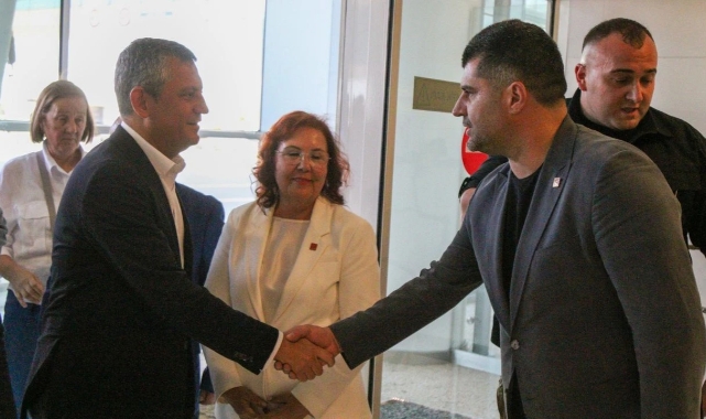 CHP Lideri Özel, Aydın Mitingi öncesi İzmir'e uğradı!