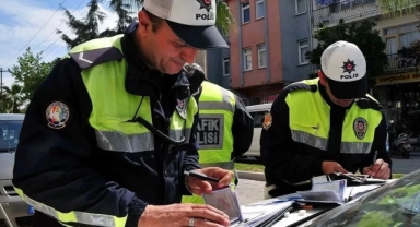 Çiğli sokaklarında kovalamaca: Genç sürücüye 69 bin TL para cezası kesildi!