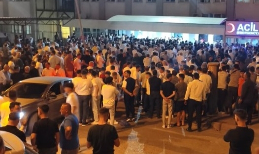 Husumetli iki grup düğünde çatıştı: Bir kişi ağır yaralı