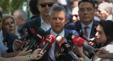 İBB'de yeni dalga operasyonlarda gözaltı: CHP Lideri Özel'den ilk tepki geldi!