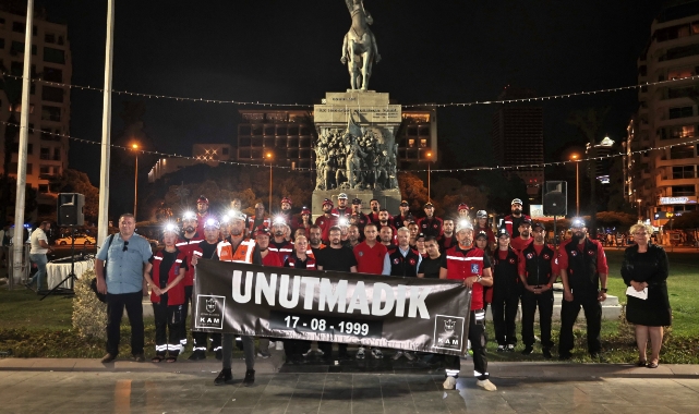 Konak’ta sessiz yürüyüş