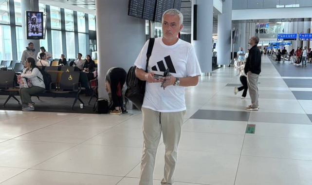 Mourinho, İstanbul'dan ayrıldı!
