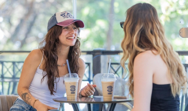 Şato’nun terasları İzmirliler için sosyal yaşam alanına dönüştü