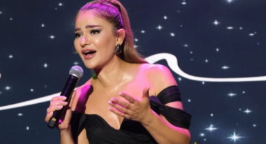 Sığacık'ta unutulmaz akşam: Derya Bedavacı, geceye damga vurdu!