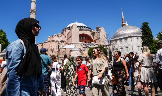 Turist sayısında endişe verici bilanço açıklandı!