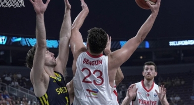 12 Dev adam, İsveç engelini 86-79’la aştı: Sırada çeyrek final var!