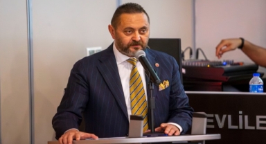 AK Partili Ünal'dan Karşıyaka Belediyesi'ne: Hakkını arayanlar cadı avıyla susturulmaya çalışılmaktadır!