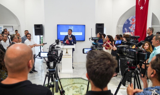 İZPA’nın 'İz’in Peşinde Şehrin İçinde' sergisi basın mensuplarını ağırladı