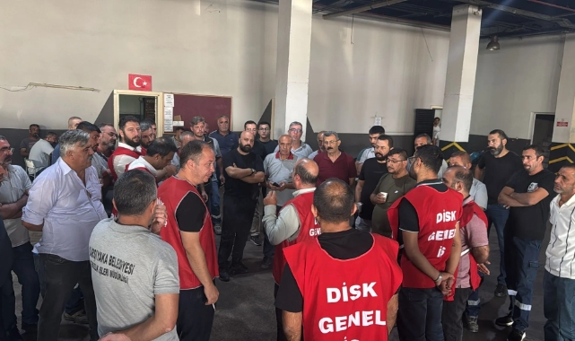Karşıyaka'da maaş krizi sürüyor: İşçiler, süresiz iş bıraktı!