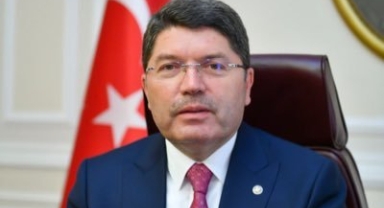 Ege Üniversitesi'nde Adalet Bakanı Tunç'a protesto: Gözaltılar var